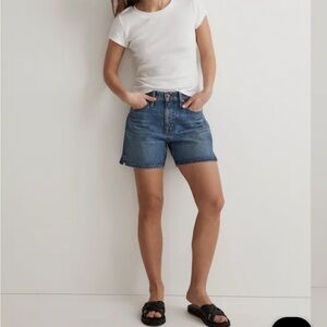 Madewell Boyfriend Denim Shorts - Medium Wash (Size 29)